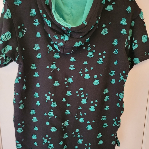 Young men's shirt distressed - Picture 2 of 3